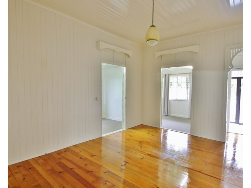 8 Paragon Street, Yeronga QLD 4104