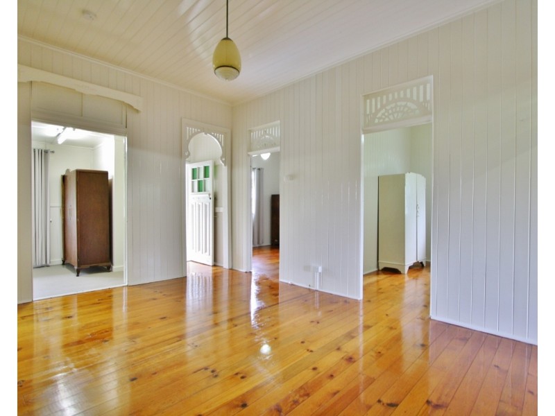 8 Paragon Street, Yeronga QLD 4104