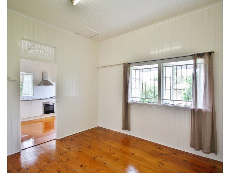 8 Paragon Street, Yeronga QLD 4104