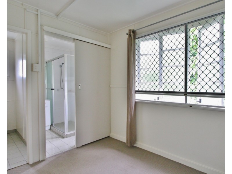 8 Paragon Street, Yeronga QLD 4104