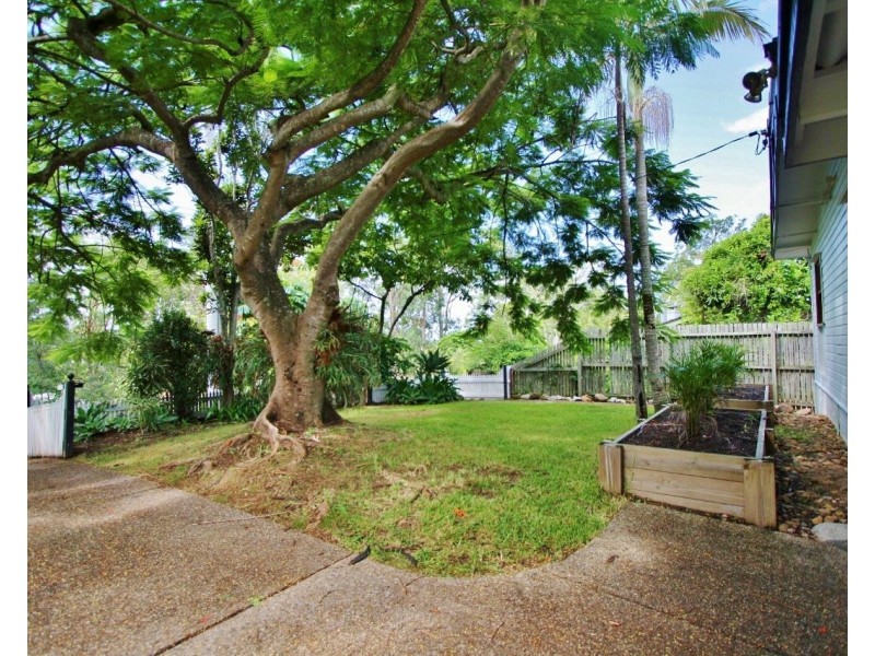 11 Jenkinson Street, Indooroopilly QLD 4068