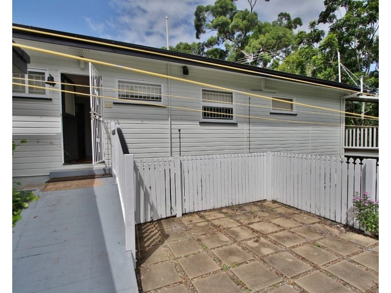 11 Jenkinson Street, Indooroopilly QLD 4068