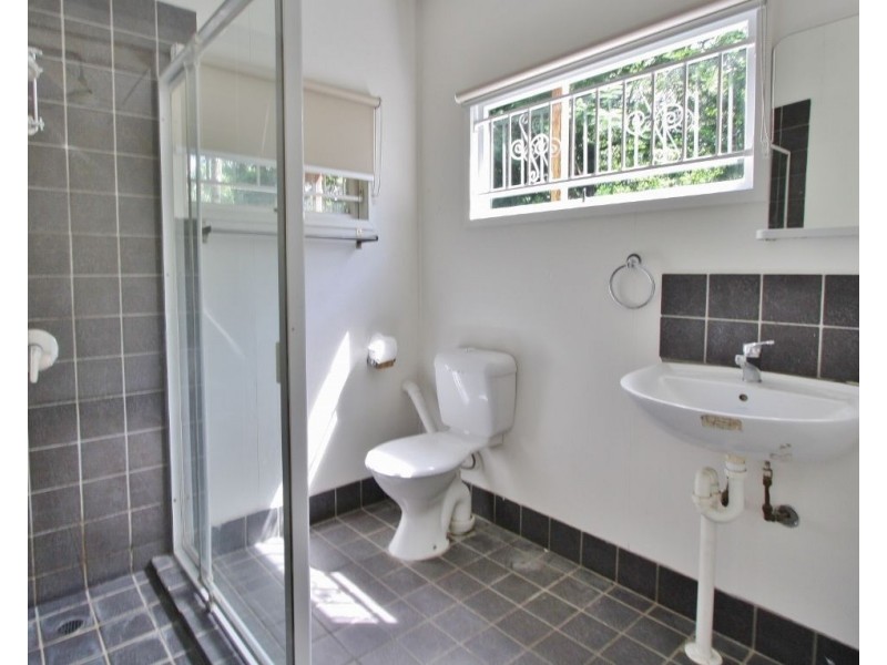 11 Jenkinson Street, Indooroopilly QLD 4068