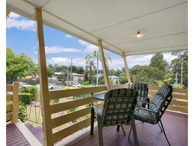 177 Sterculia Avenue, Holland Park West QLD 4121