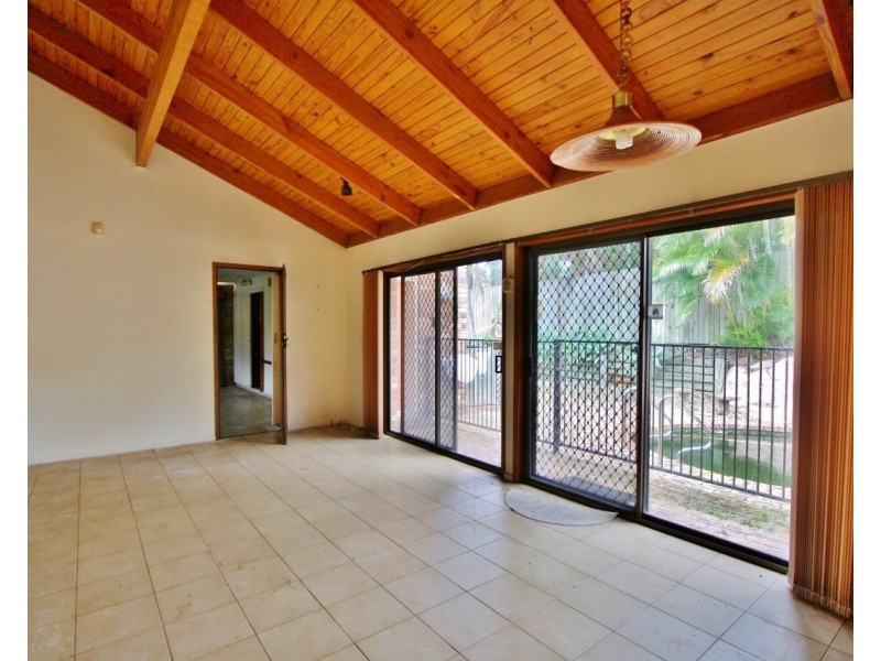 15 Aldford Street, Carindale QLD 4152