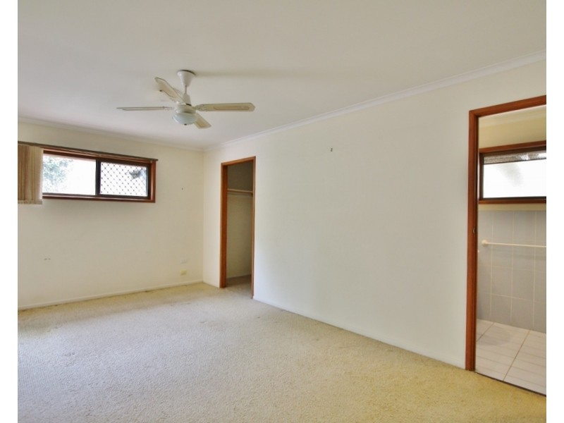 15 Aldford Street, Carindale QLD 4152