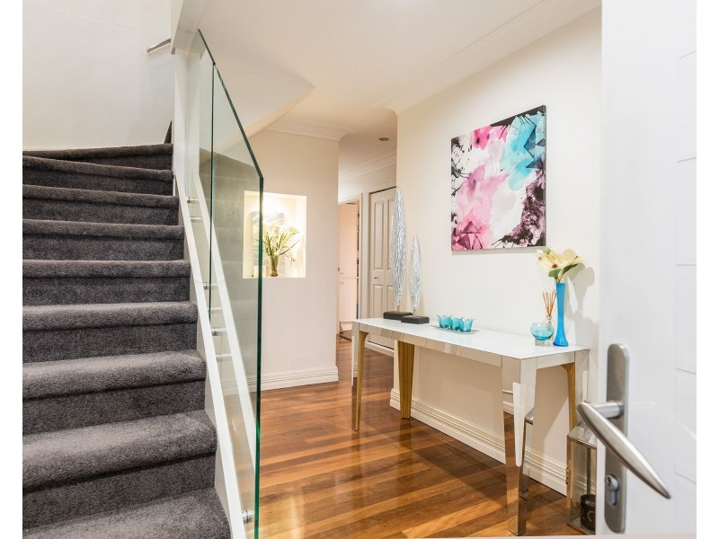 26 Brodie Street, Holland Park West QLD 4121