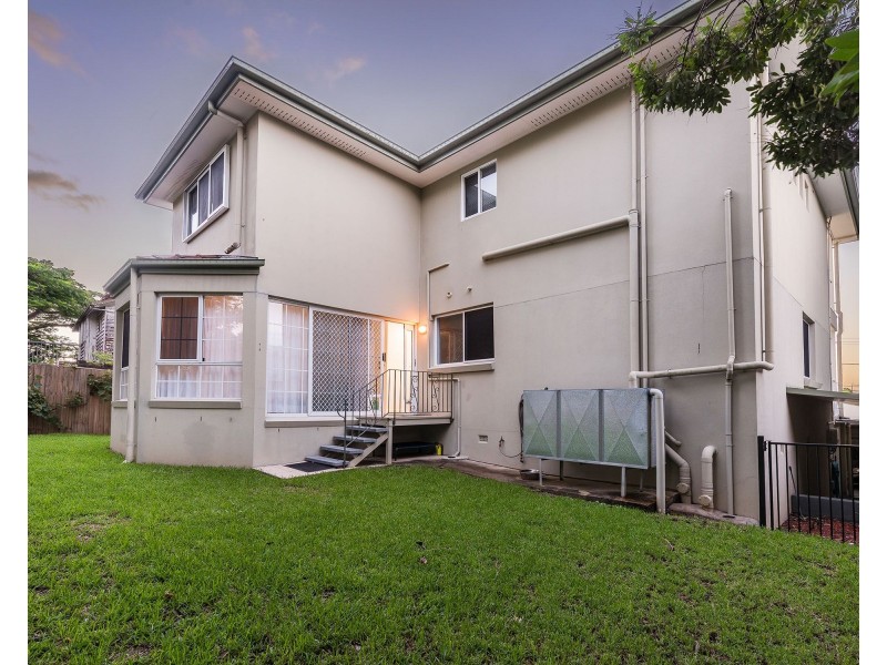 26 Brodie Street, Holland Park West QLD 4121