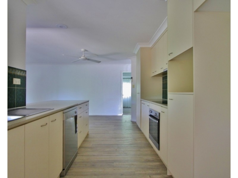 21 Wyncroft Street, Holland Park QLD 4121