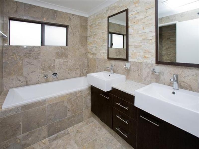 9 Garvary Street, Holland Park West QLD 4121