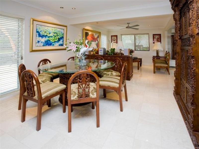 9 Garvary Street, Holland Park West QLD 4121