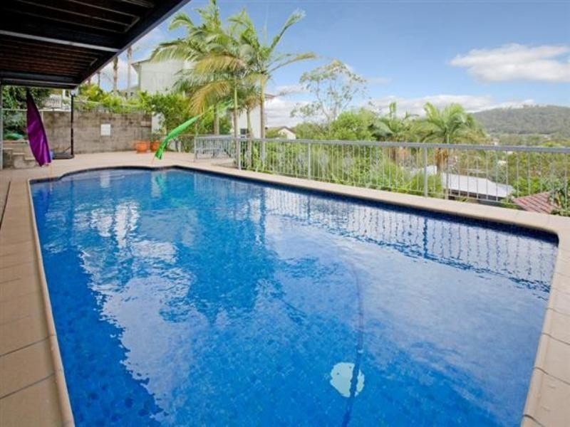 9 Garvary Street, Holland Park West QLD 4121