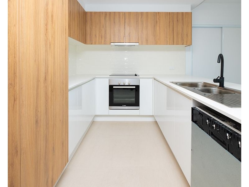 16 Le Grand Street, Macgregor QLD 4109