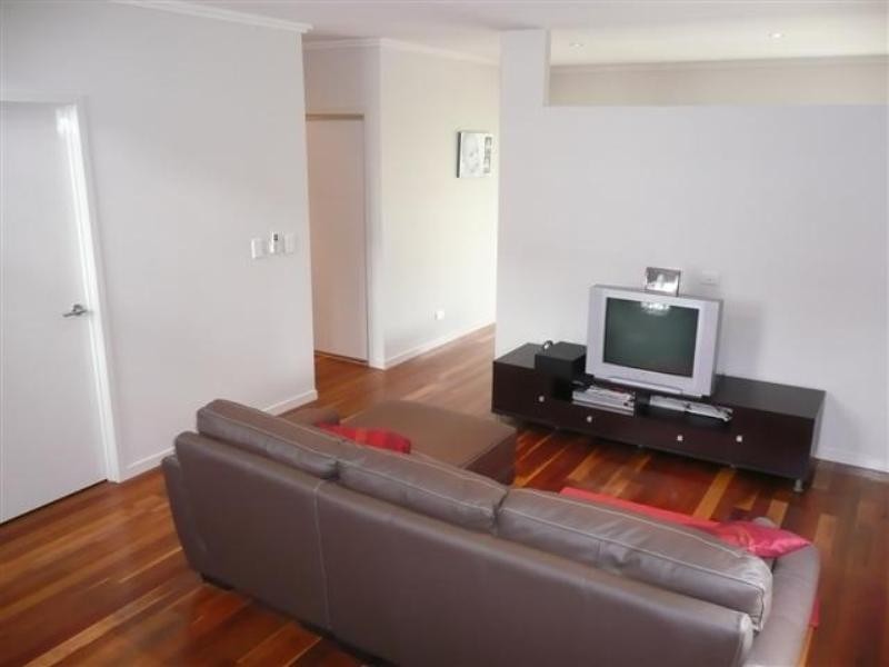 52 Framont Avenue, Holland Park QLD 4121