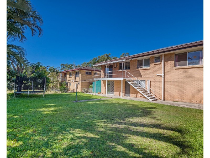 274 Broadwater Road, Mansfield QLD 4122