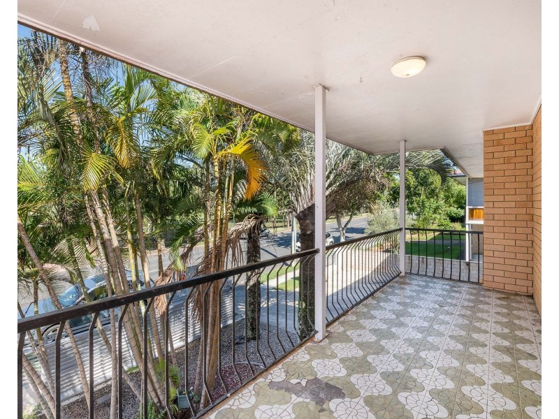 274 Broadwater Road, Mansfield QLD 4122