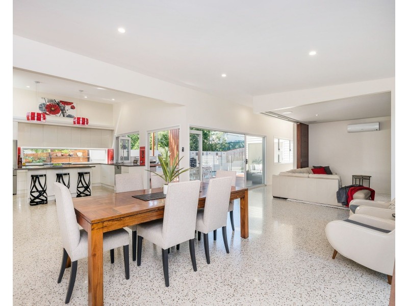 177 Beddoes Street, Holland Park QLD 4121