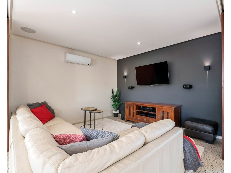 177 Beddoes Street, Holland Park QLD 4121