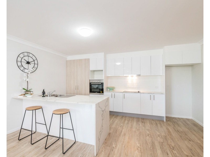 52 Embie Street, Holland Park West QLD 4121