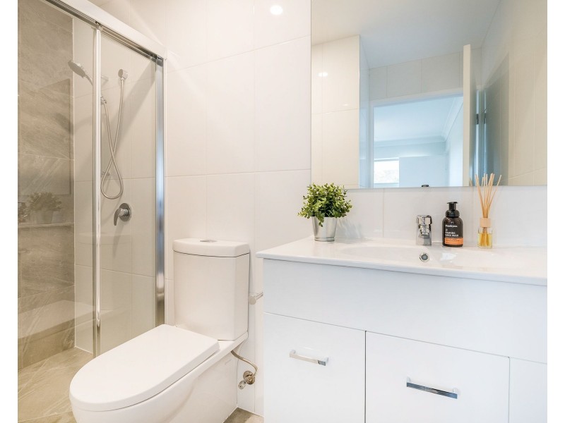 52 Embie Street, Holland Park West QLD 4121