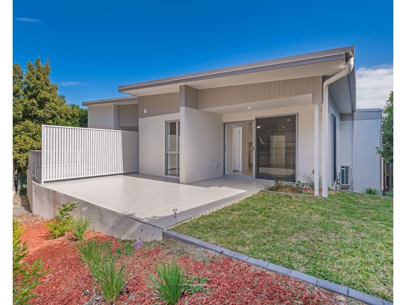 52 Embie Street, Holland Park West QLD 4121