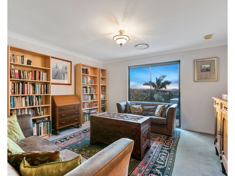 12 Dagmar Street, Holland Park West QLD 4121