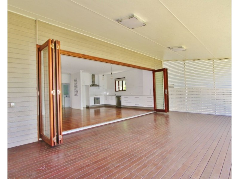 129 Graceville Avenue, Graceville QLD 4075