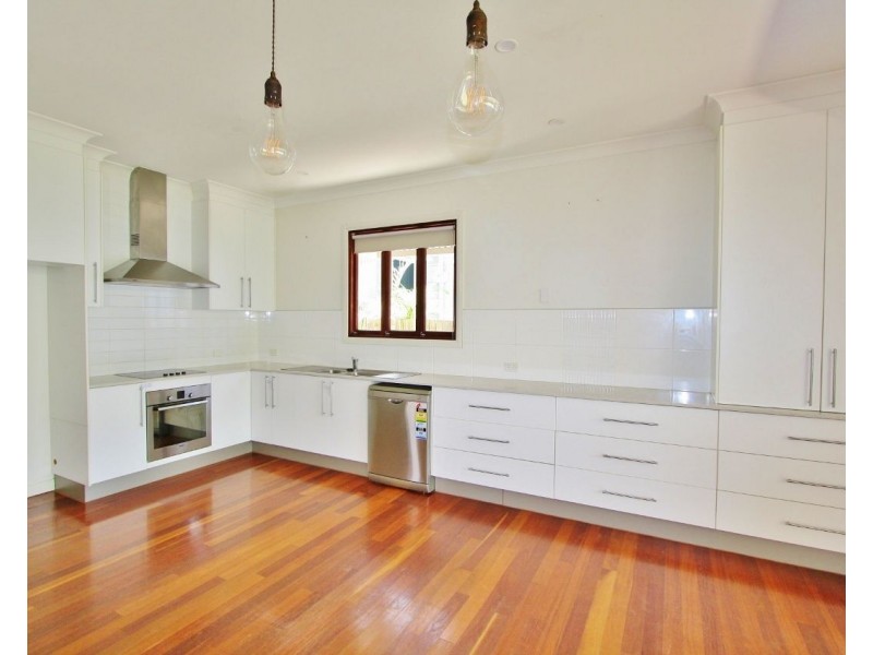 129 Graceville Avenue, Graceville QLD 4075