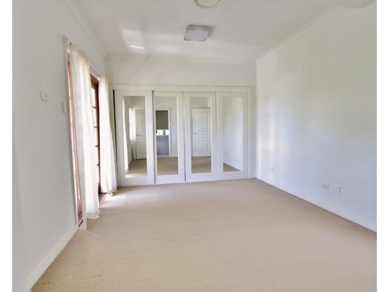 129 Graceville Avenue, Graceville QLD 4075