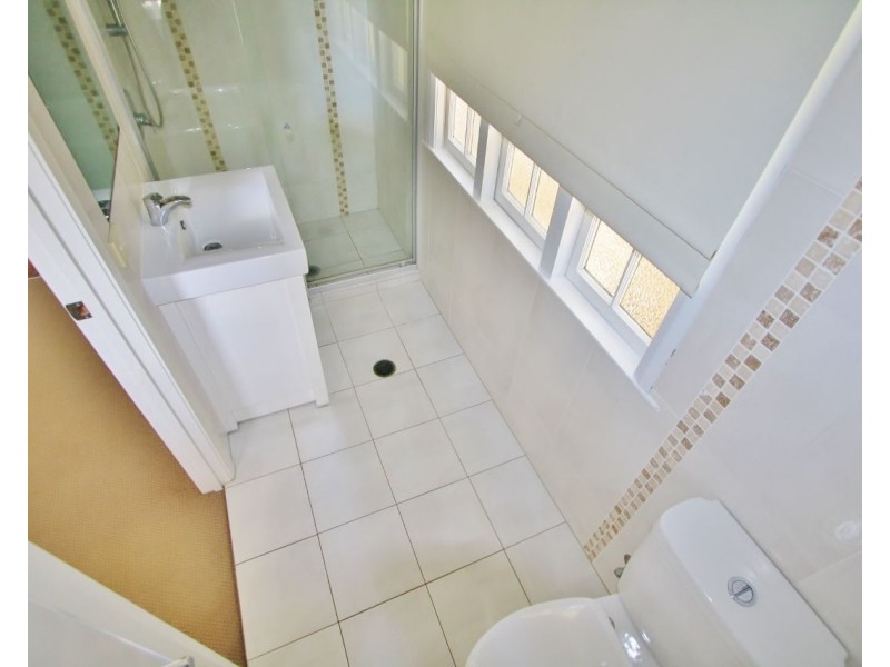 129 Graceville Avenue, Graceville QLD 4075