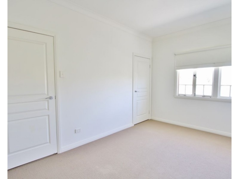 129 Graceville Avenue, Graceville QLD 4075