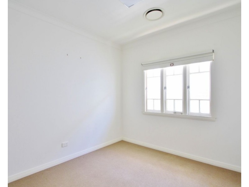 129 Graceville Avenue, Graceville QLD 4075