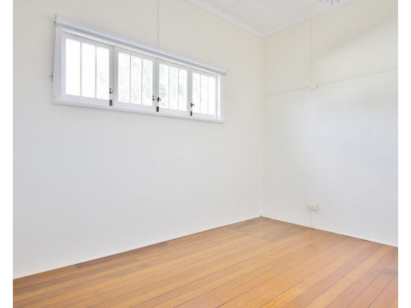 64 Pear Street, Greenslopes QLD 4120