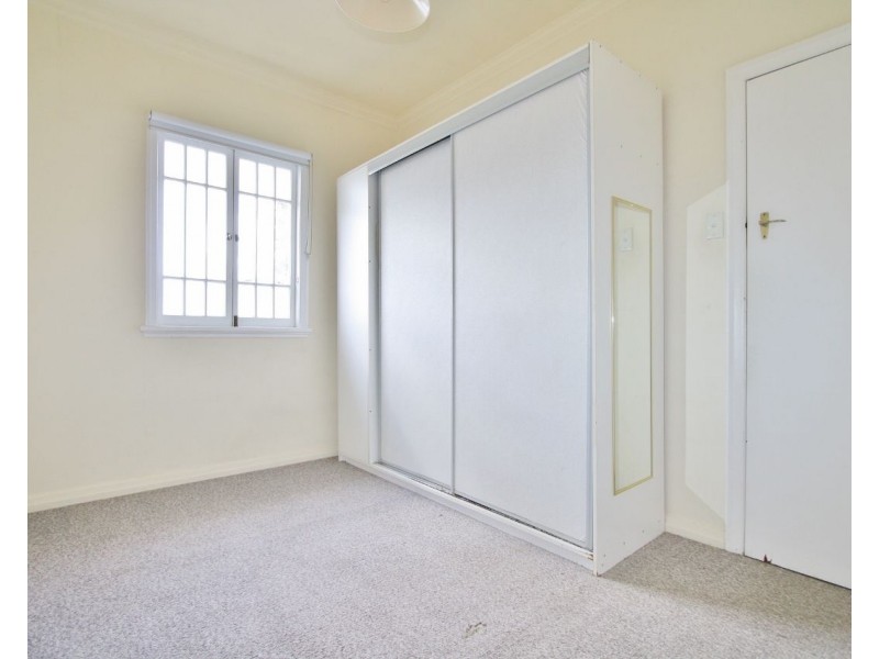 64 Pear Street, Greenslopes QLD 4120