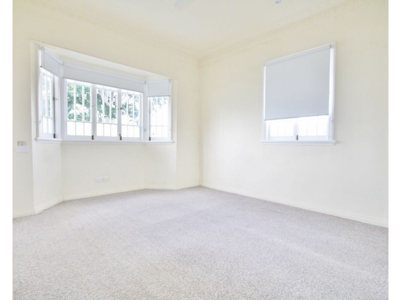 64 Pear Street, Greenslopes QLD 4120