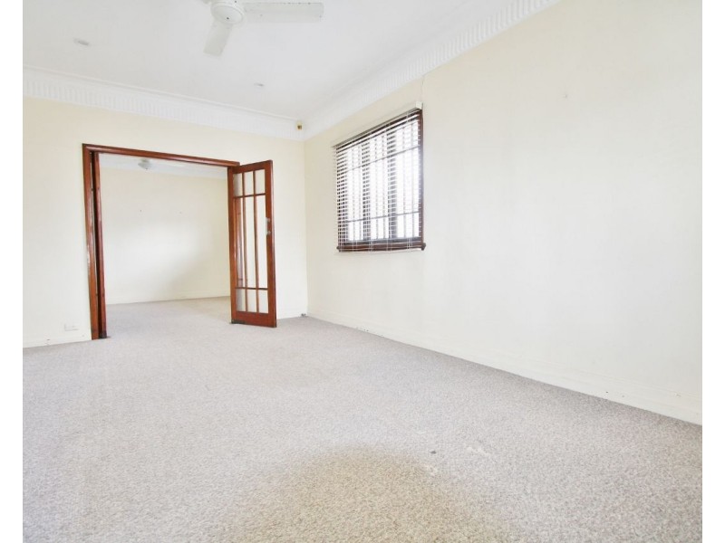 64 Pear Street, Greenslopes QLD 4120