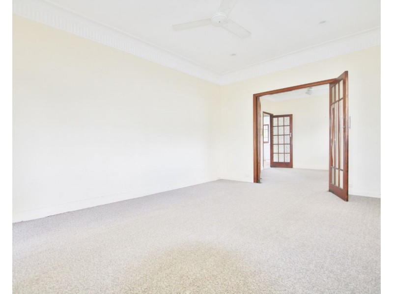 64 Pear Street, Greenslopes QLD 4120