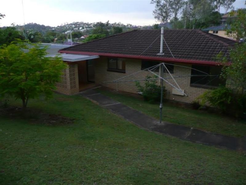 114 Barmore Street, Tarragindi QLD 4121