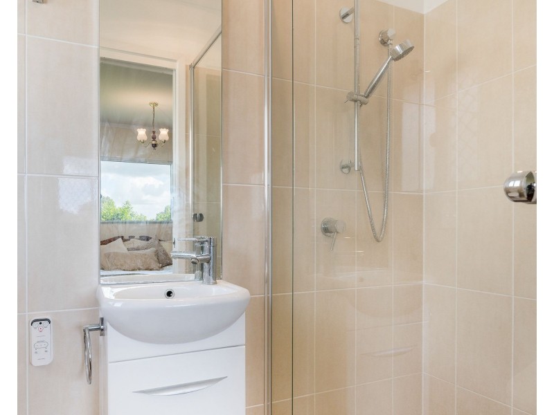 15 Carnelian Street, Holland Park QLD 4121