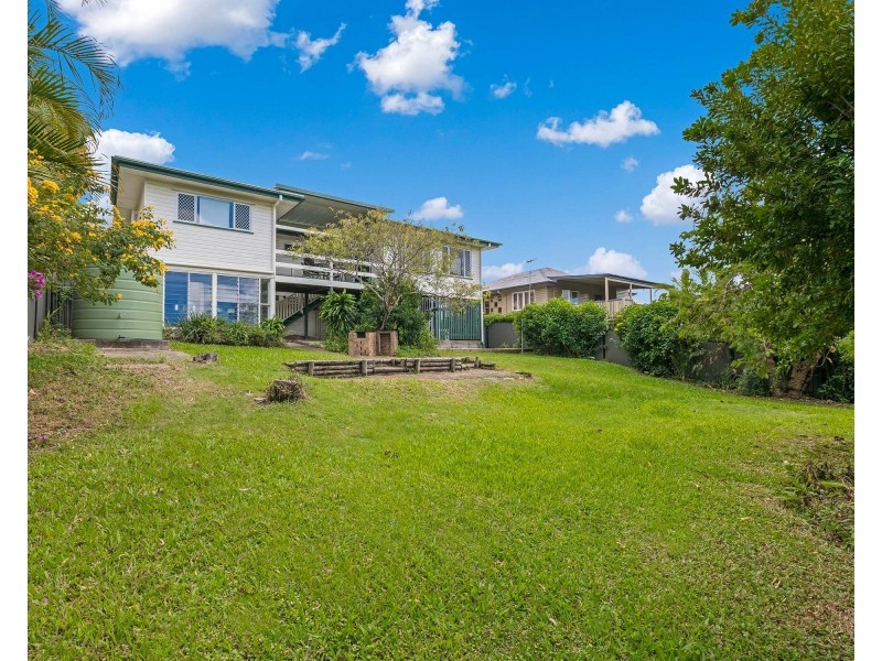 15 Carnelian Street, Holland Park QLD 4121