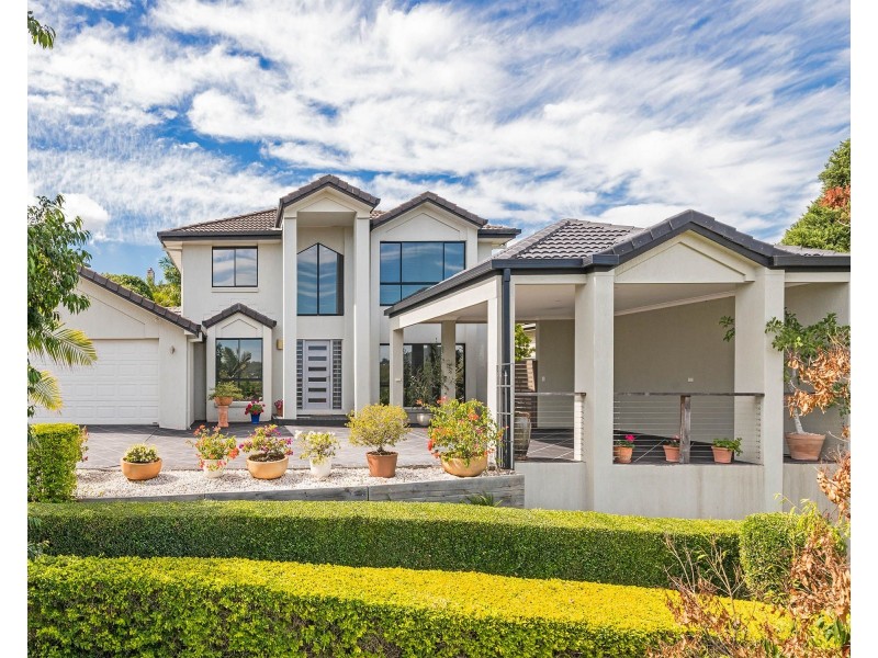 8 Piccadilly Place, Carindale QLD 4152