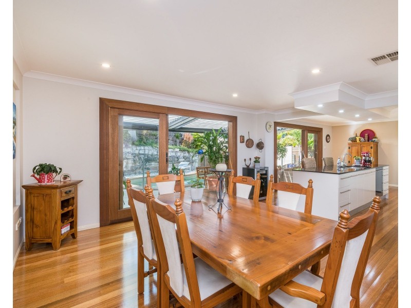 8 Piccadilly Place, Carindale QLD 4152