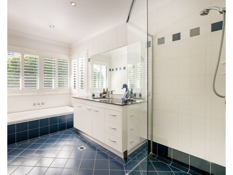 8 Piccadilly Place, Carindale QLD 4152