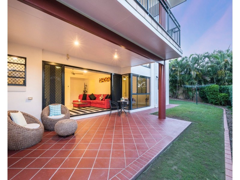 12 Arncliffe Street, Carindale QLD 4152