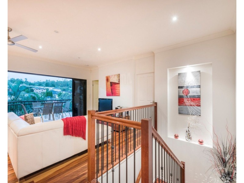 12 Arncliffe Street, Carindale QLD 4152