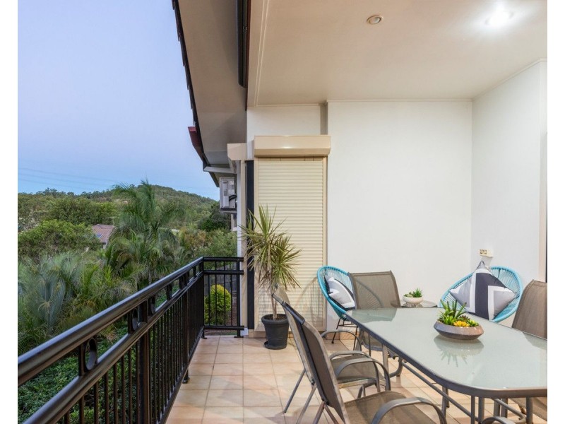 12 Arncliffe Street, Carindale QLD 4152