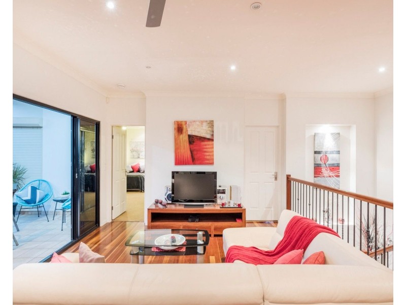 12 Arncliffe Street, Carindale QLD 4152