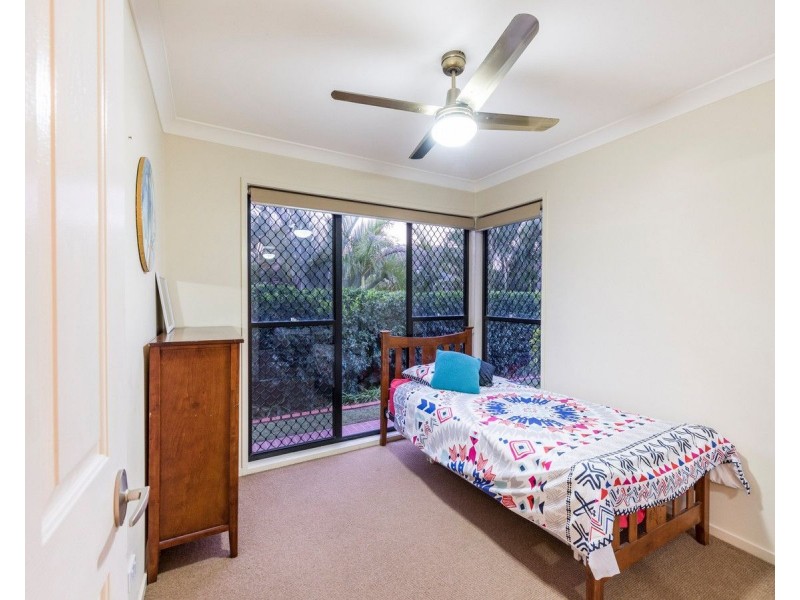 12 Arncliffe Street, Carindale QLD 4152