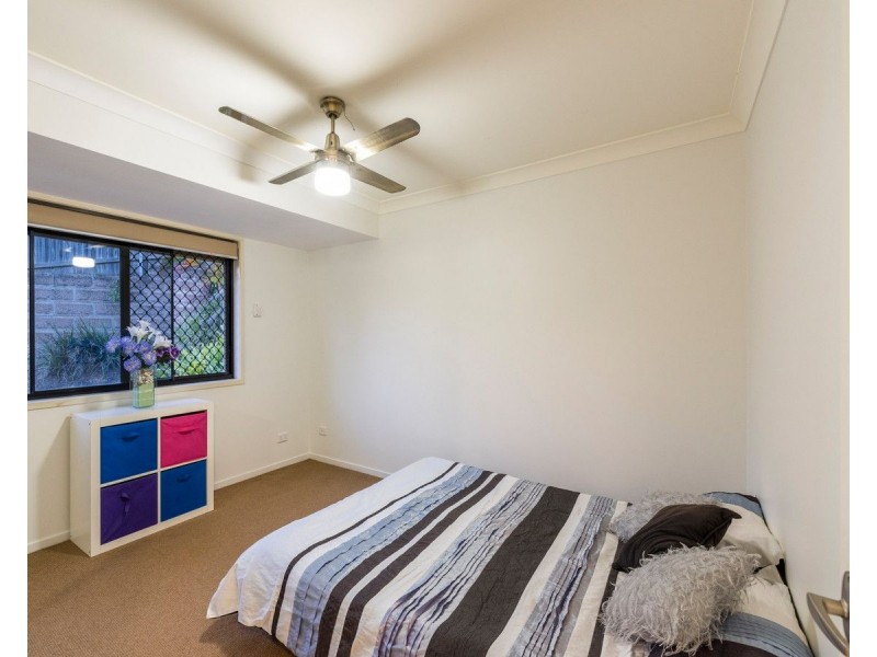 12 Arncliffe Street, Carindale QLD 4152