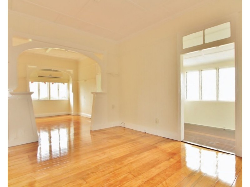 18 Chatsworth Road, Greenslopes QLD 4120